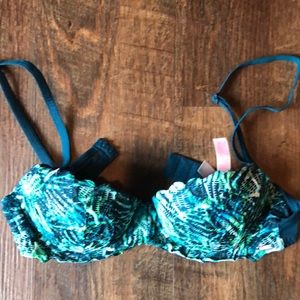 PINK Victoria’s Secret bra 32B. Like new condition